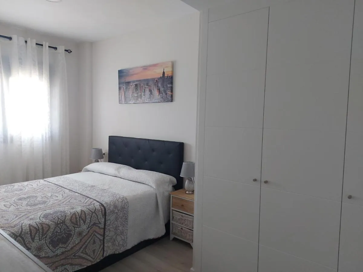 Apartamento Valle-Niza: Beachfront Retreat in Velez-Malaga 0*, Malaga